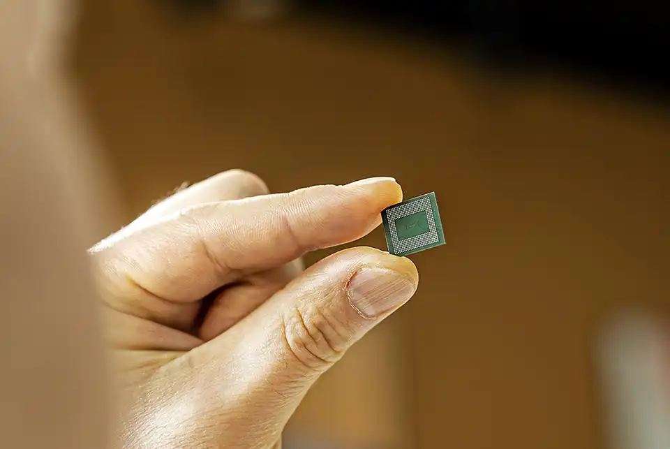 JEDEC анонсировала завершение разработки LPDDR6, обещающего существенно повысить производительность мобильных устройств и AI-компьютеров.